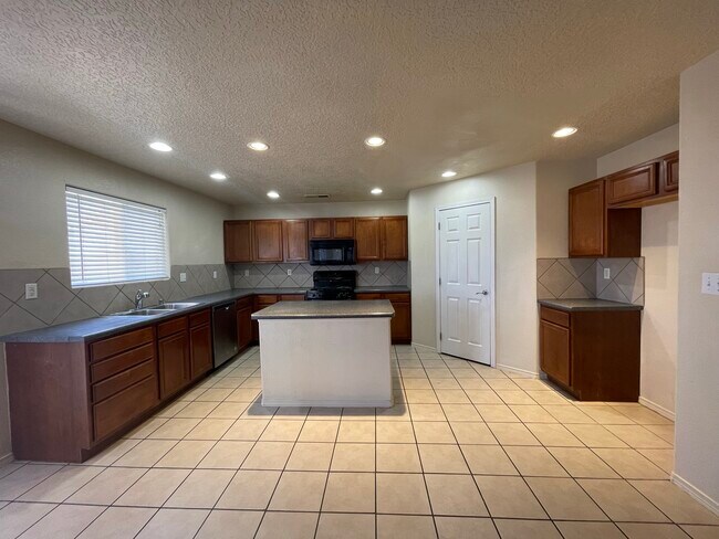 Building Photo - 9620 Sundoro Pl NW