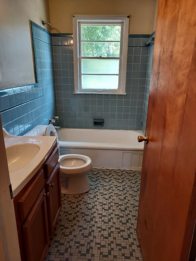 Bathroom - 6105 Oakdale Ln