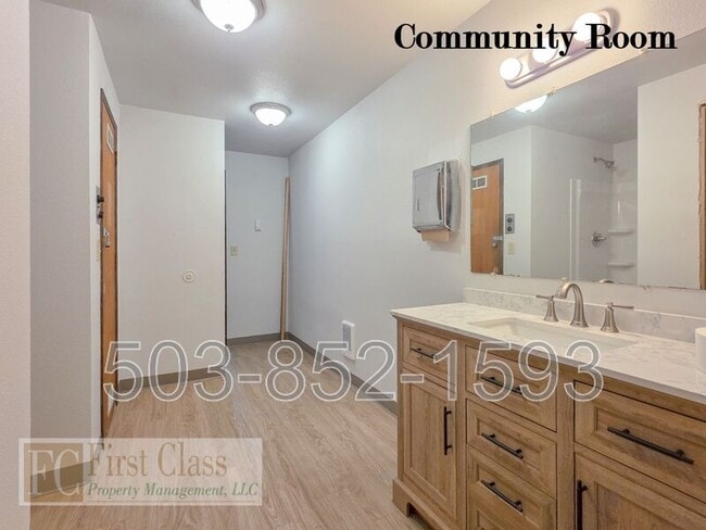 Building Photo - 1402 NE 186th Ave