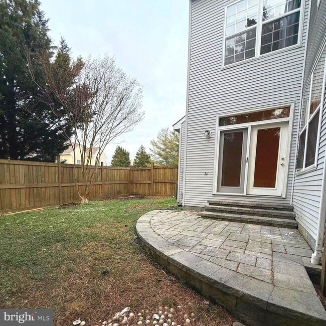 Building Photo - 13120 Misty Glen Ln