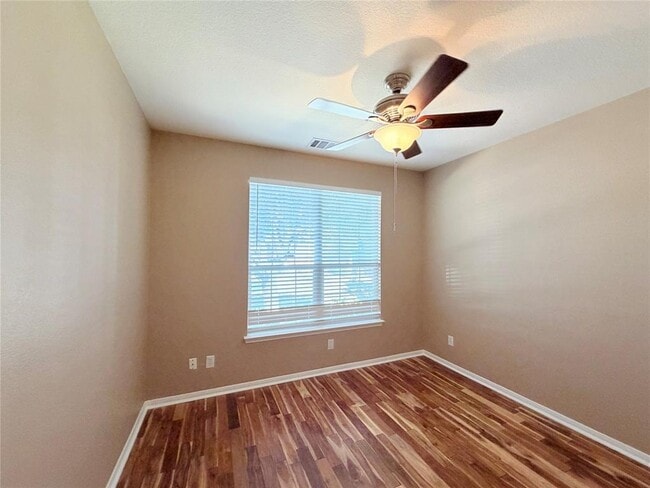 Building Photo - 3927 Blue Monster Cove