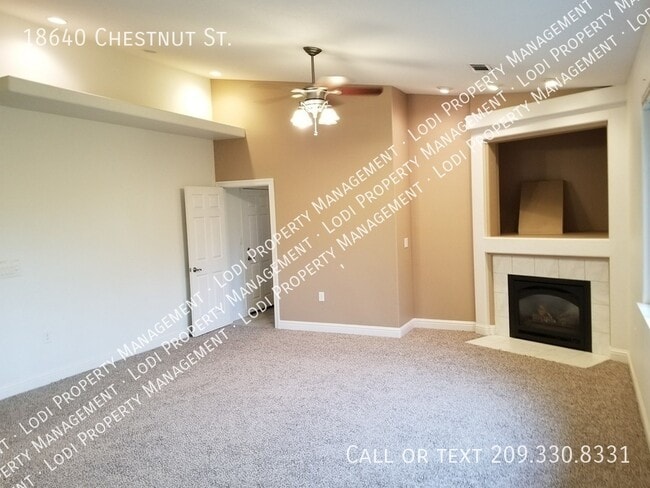 Building Photo - 18640 Chestnut St