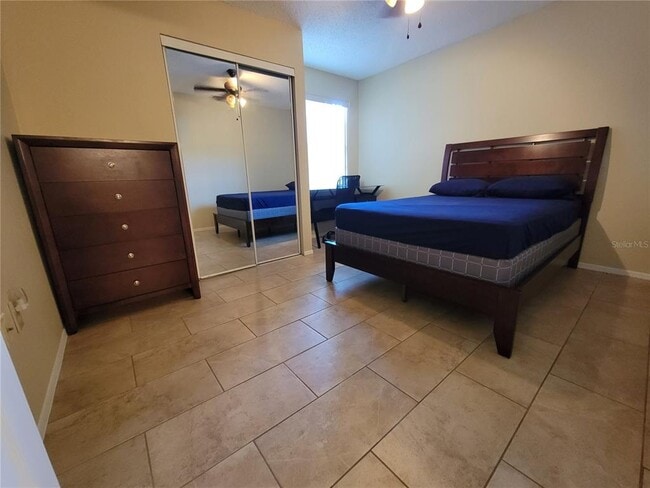 Building Photo - 3705 SW 27th St