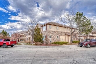 Building Photo - $1,795.95, 2 bed, 2 bath Condo located in Aurora with Central AC and In Unit Laundry
