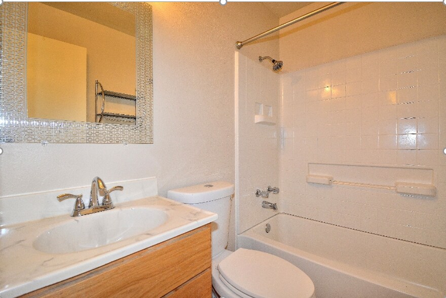 Building Photo - 1032 Camino Vista Aurora