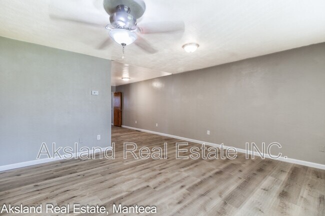 Building Photo - 3005 W Lathrop Rd