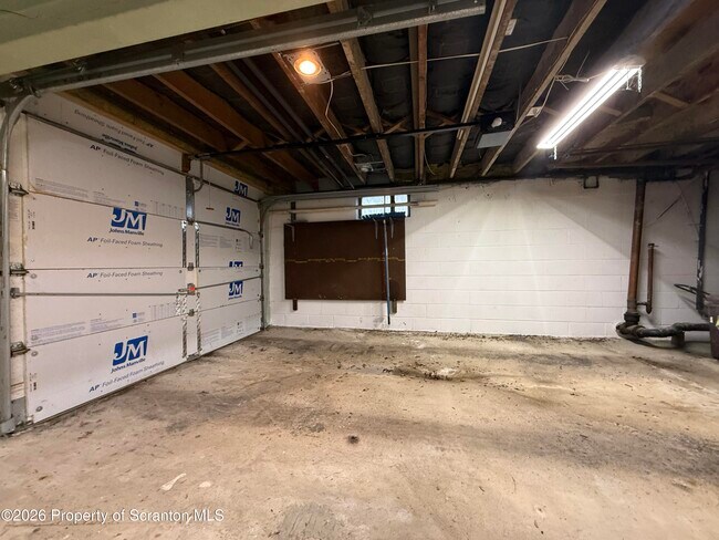 Building Photo - 117 Beverly Dr