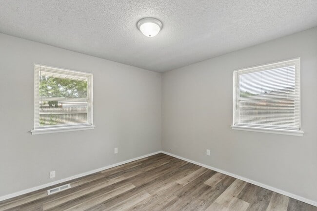 Building Photo - newly renovated 3 bed in Moore