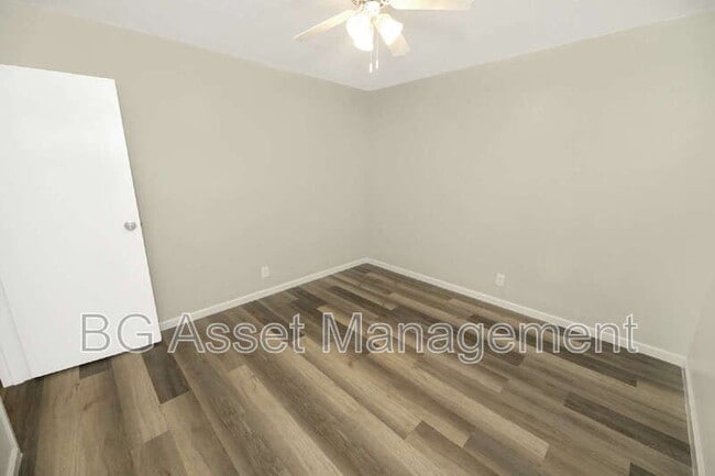 Building Photo - 1932 Ethan Wy