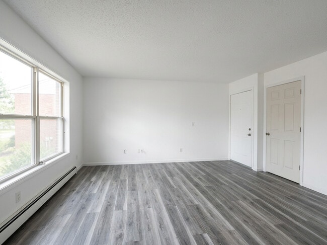 Main Bedroom - 12 Cedars