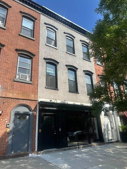 Building Photo - 525 Washington St