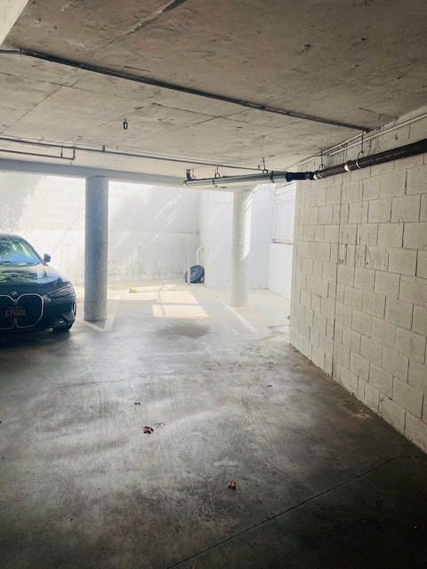 Building Photo - 2642 S Sepulveda Blvd