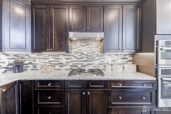 Building Photo - 6 Michelangelo Dr