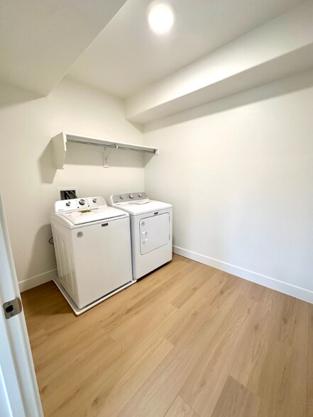 Building Photo - 682 Benedict Dr