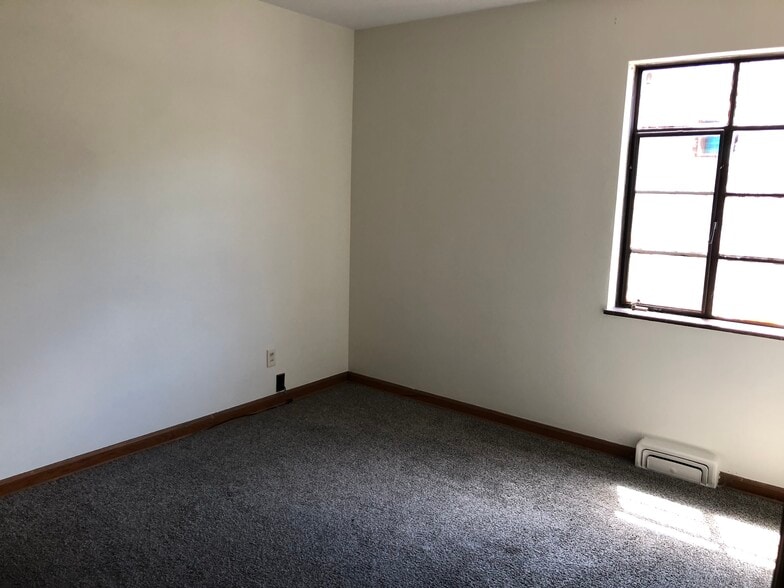 carpeted bedrooms - 6601 Pearl Rd