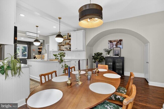 Building Photo - 4315 Lauriston St