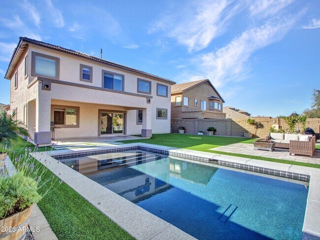 Building Photo - 4326 W Kenai Dr