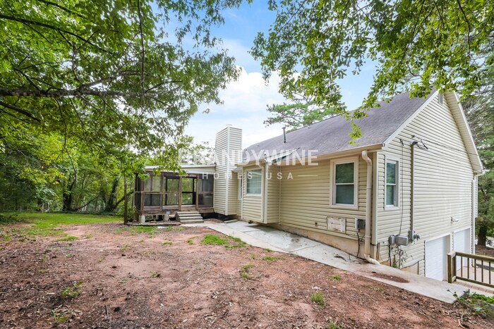 Building Photo - 630 Fern Terrace SE