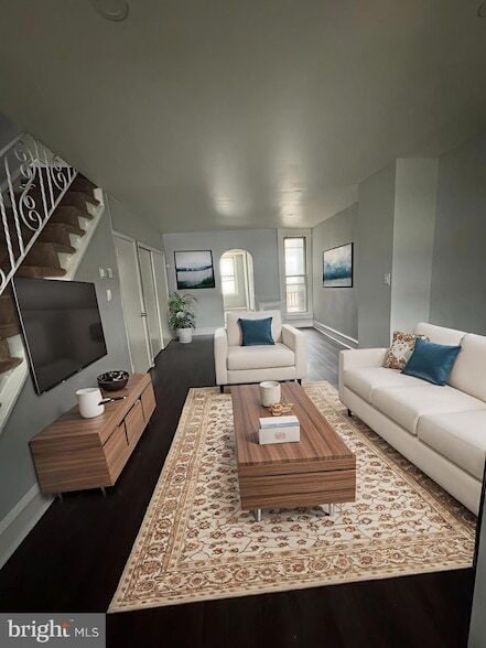 Primary Photo - 841 Bridge St