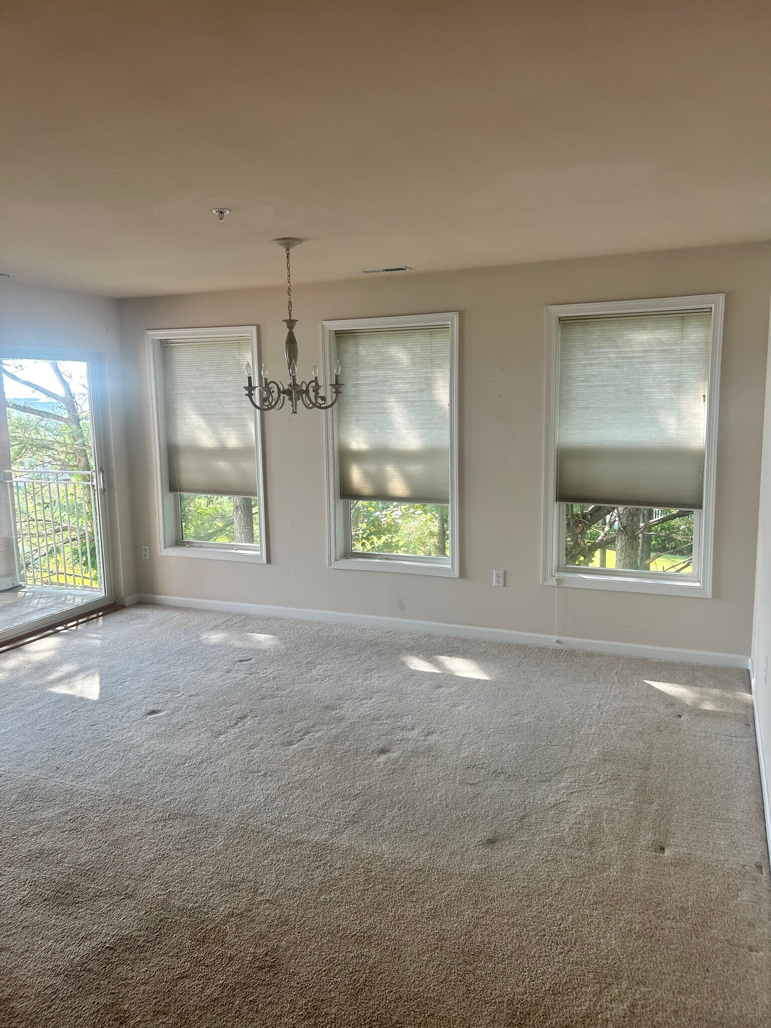 Building Photo - 7712 Yacht Club Dr