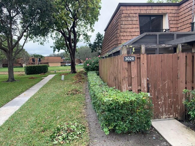 Building Photo - 3026 30th Ln