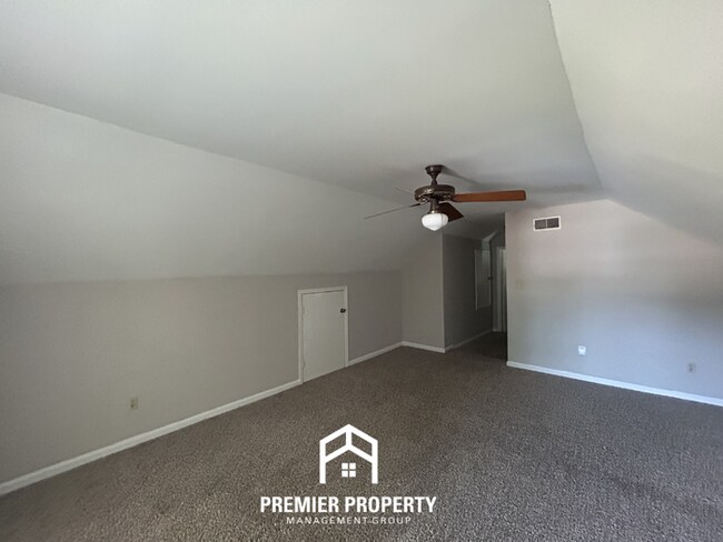 Building Photo - Large 5BR/3.5BA Home in 38125 | 2,541 Sq Ft, Vaulted Ceilings & Covered Patio