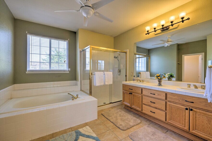 Building Photo - 264 Ridgeview Dr