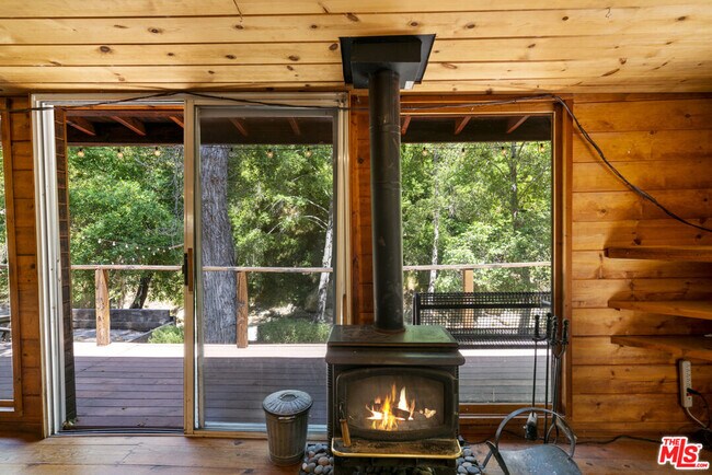 Building Photo - 618 S Topanga Canyon Blvd