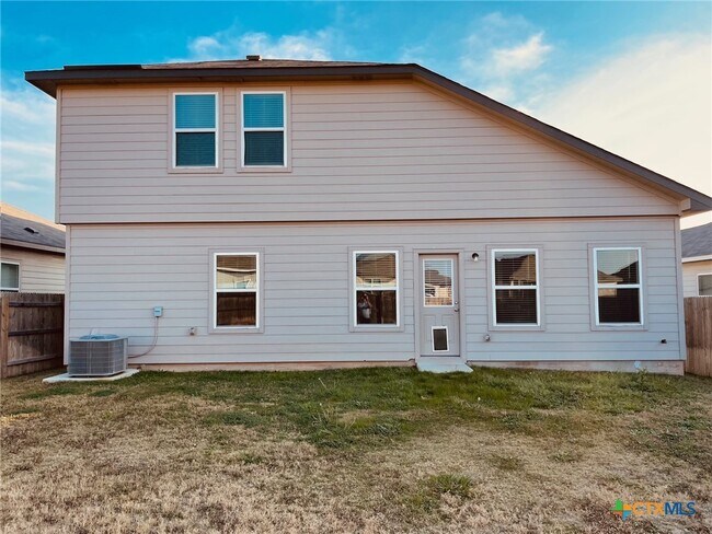 Building Photo - 208 American Ave