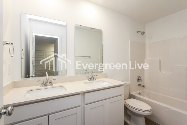 Building Photo - 842 Penrose Pl