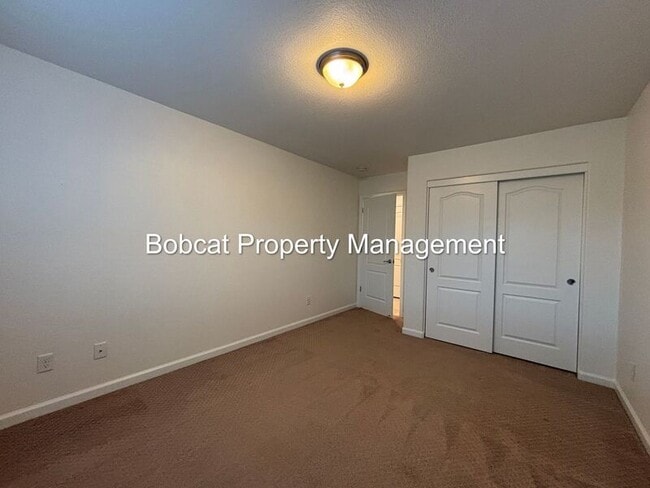 Building Photo - 100 Deschutes Dr