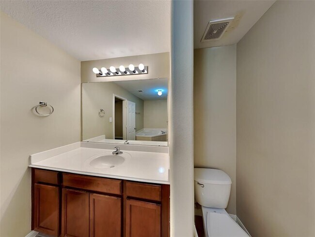 Building Photo - 10292 Stone Gate Dr