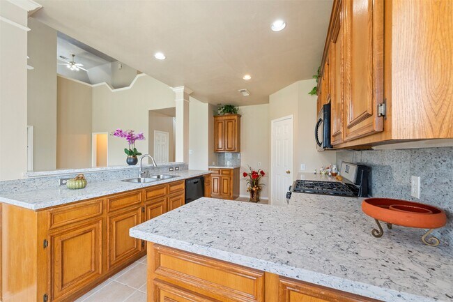 Building Photo - 7218 Broadelm Dr