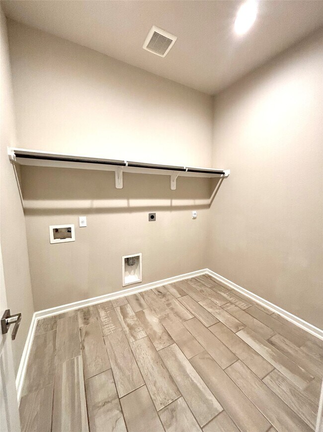 Building Photo - 5806 Pecos Ct