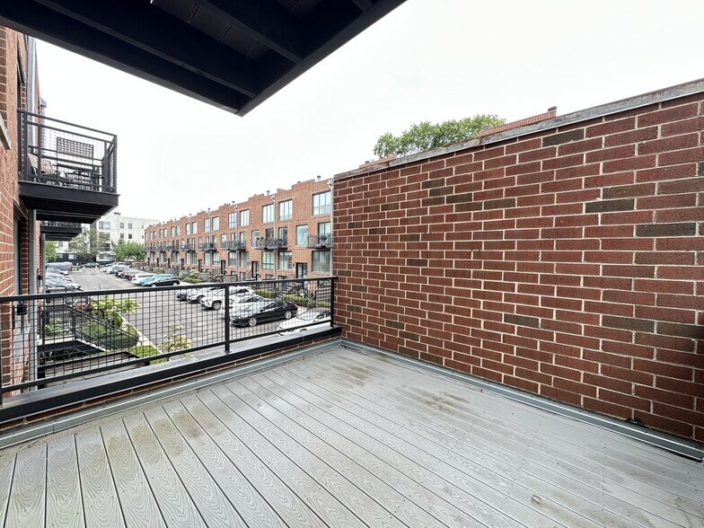 Building Photo - 949 W Grace St