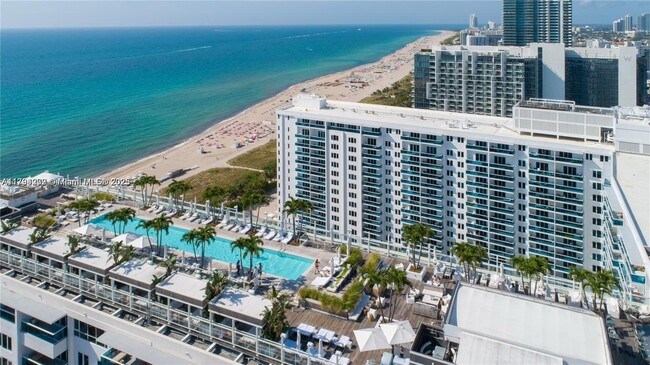 Building Photo - 2301 Collins Ave