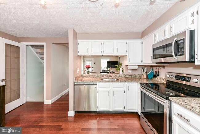 Building Photo - 1661 Fieldthorn Dr