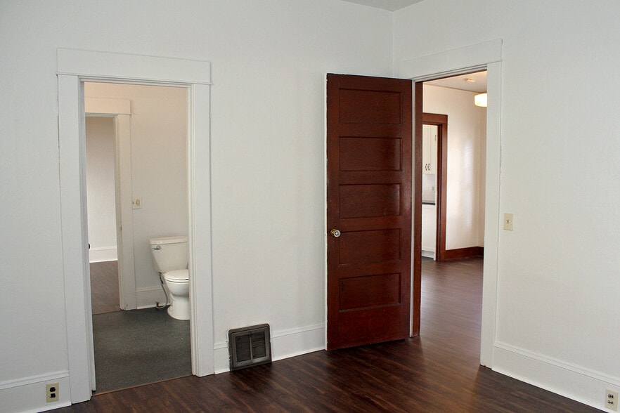 Building Photo - 4522 NE 17th Ave