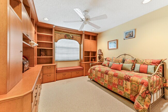 Building Photo - 9553 Shadybrook Dr