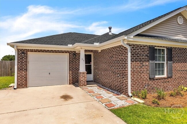 Building Photo - 35 Valley Oak Dr