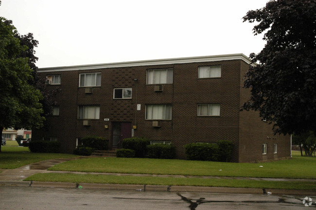 Primary Photo - 2105-2115 Hebron Ave