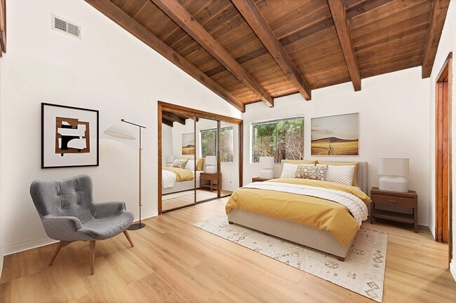 Building Photo - 3636 Malibu Country Dr