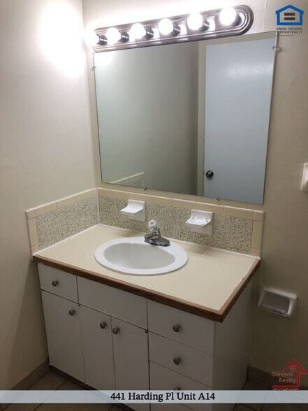 Building Photo - 441 Harding Pl