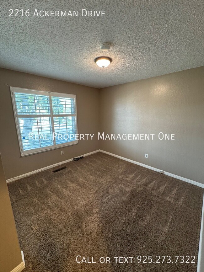 Building Photo - 2216 Ackerman Dr