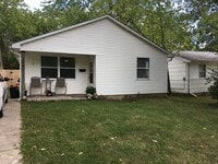 Building Photo - Centrally located bungalow!