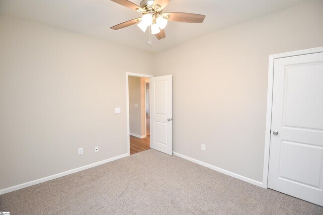 Building Photo - 105 Cunningham Rd