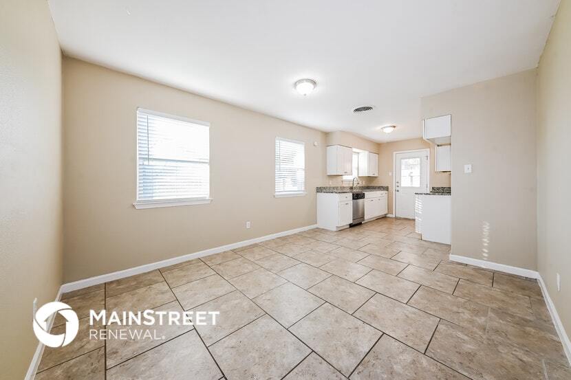 Building Photo - 14500 Oakwood Ln
