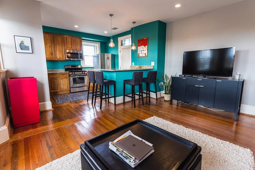 Building Photo - 1423 R St NW