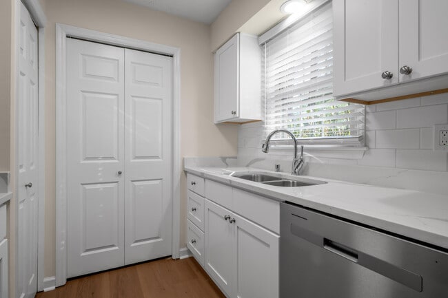 Building Photo - 1167 Turkey Foot Rd