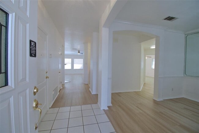 Building Photo - 1401 Haley Gray Dr